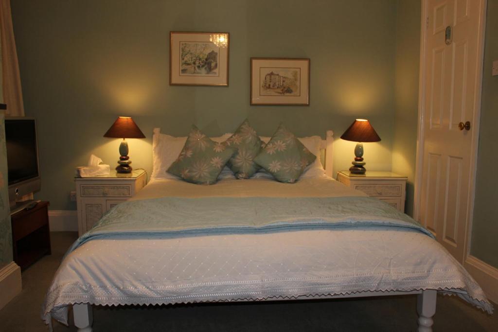 Cherubs Nest Dartmouth Room photo